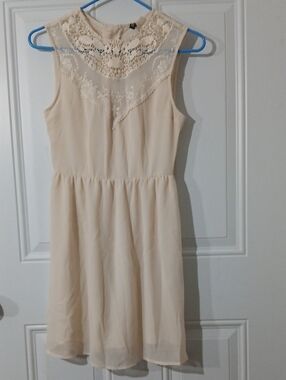 H&M Cream Lace Yoke Midi Dress